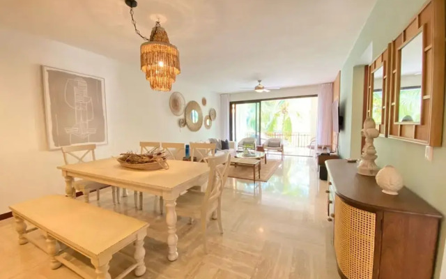 2BR 6 Guest Balcony in Portillo Close to Beach