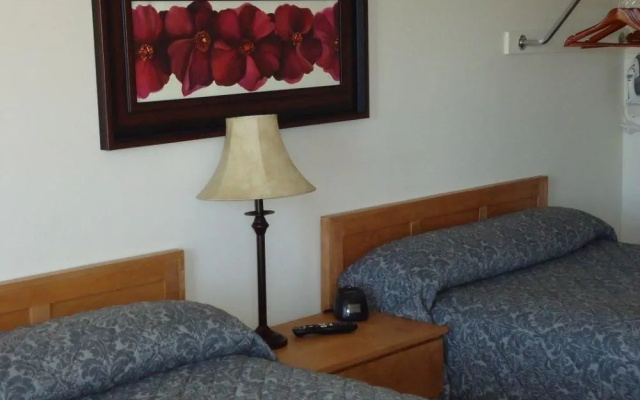 Anchor Motel and Suites