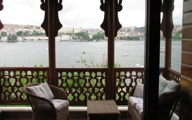 Balat Suites