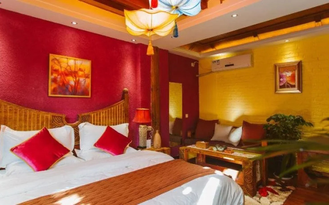 Lijiang Yinyu Inn