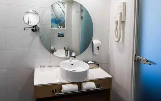 Eyal Hotel