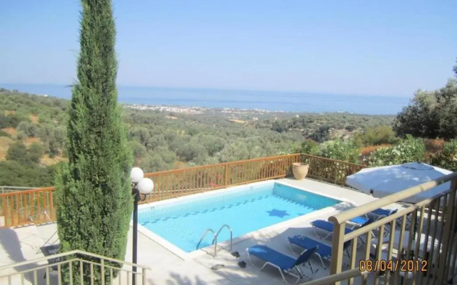 Beautiful Holiday House for 10 Persons, With Swimming Pool