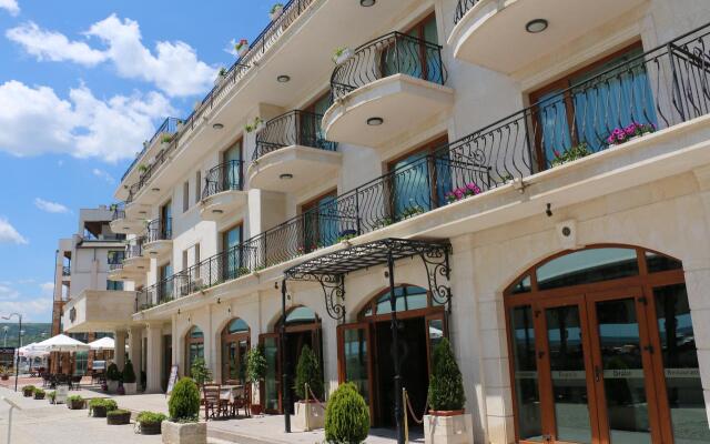 Hotel Mistral вид на фасад