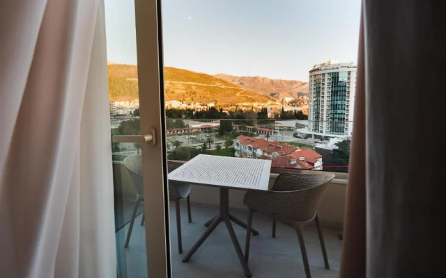 Montesun Boka Apartments