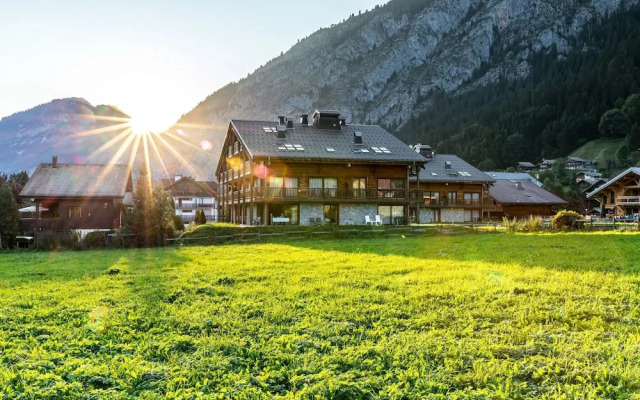 Sunny Terrace & Ski Access