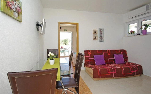 Beautiful Home in Makarska With Wifi and 1 Bedrooms