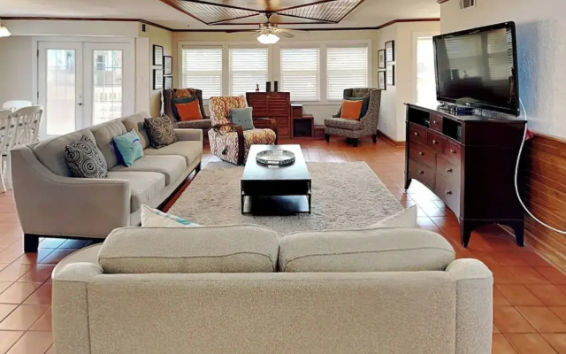 The Hidden Porpoise by Silver Sands Vacation Rentals