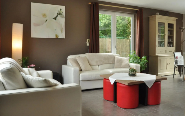 Elegant Villa in Bomal