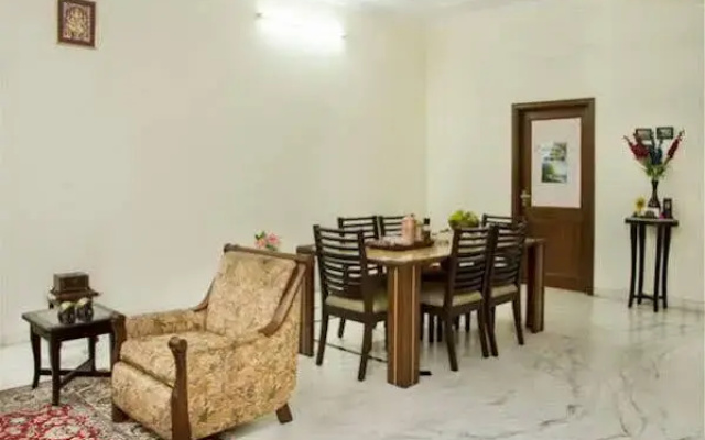 Pink City Home Stay