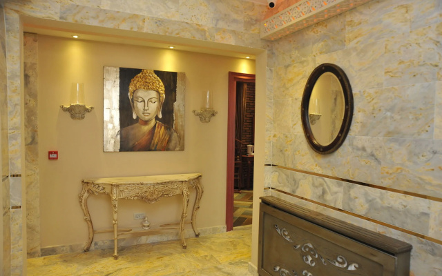 Ayna Hotel