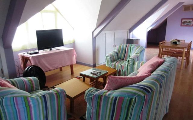 Yooneek Beach Resort