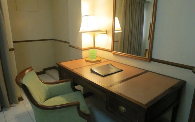 Garden Plaza Hotel and Suites