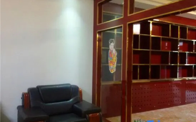 Ruoqi Kunlun Business Hotel