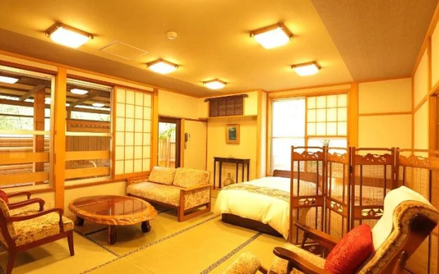 Petit Hotel C'est La Vie