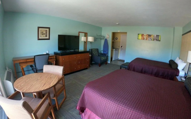 Copper Lantern Motor Lodge