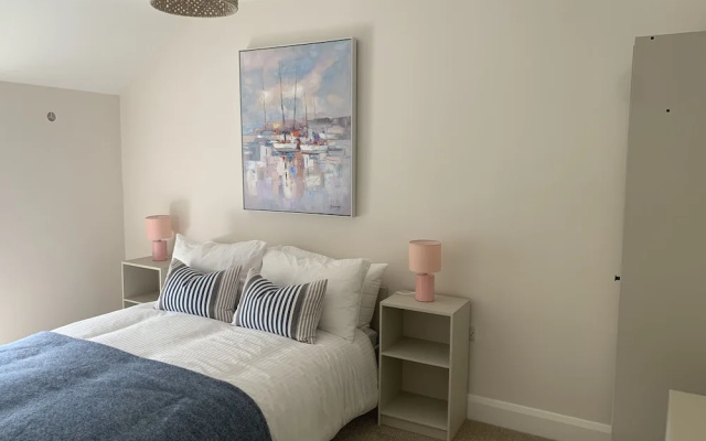 Farm House - Sleeps 7 - Garden - Parking