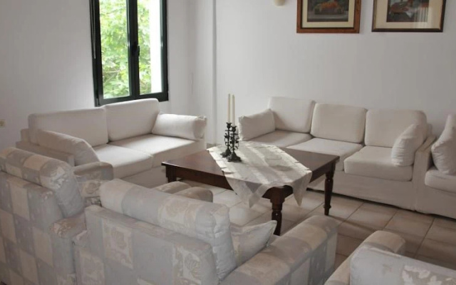 Eva Suites & Apartments