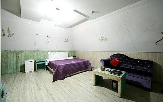 Metro 21 Hotel