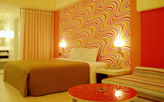 Dandelion Motel