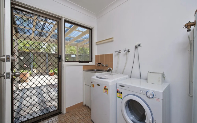 Beach House, 5 Gretel Close