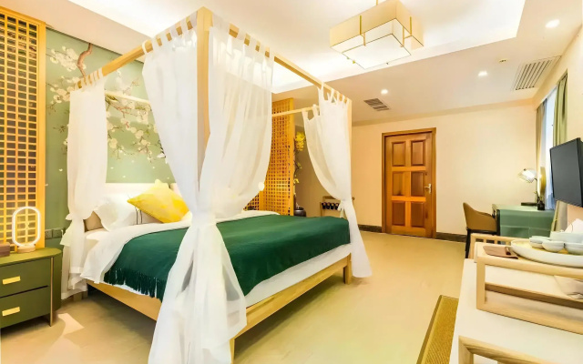 Royal River Apartment