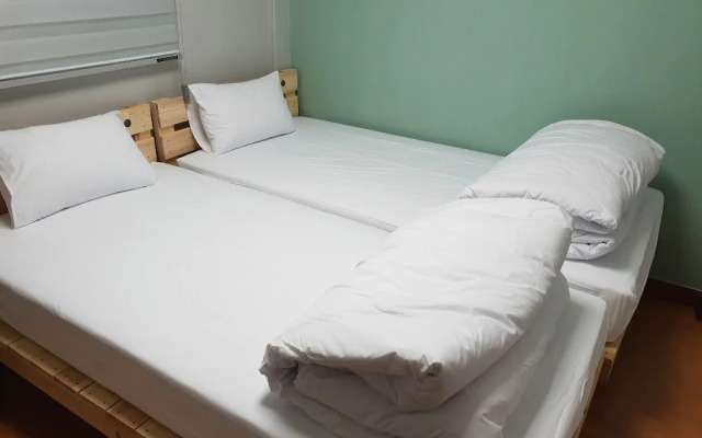 YOUNG STAY - Hostel