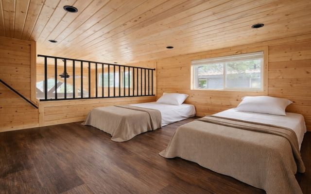 Cozy Tiny Home with Loft Sleeps 6