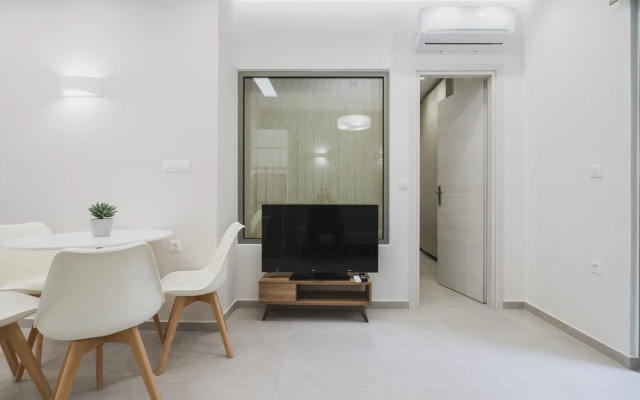 Central Apartment 1 near Old Town & Bus Station