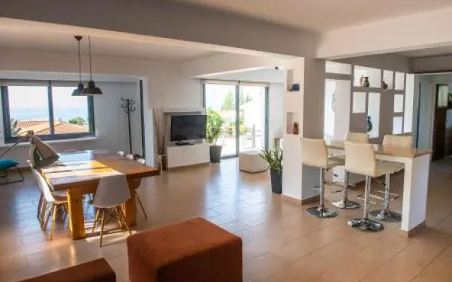 Villa Infinite Blu