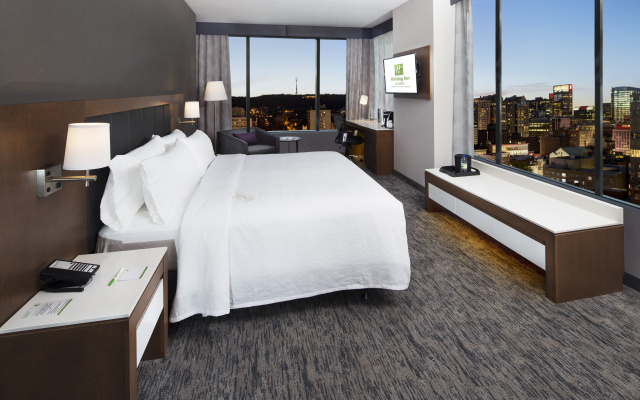 Holiday Inn Hotel & Suites Montreal Centre-ville Ouest by IHG