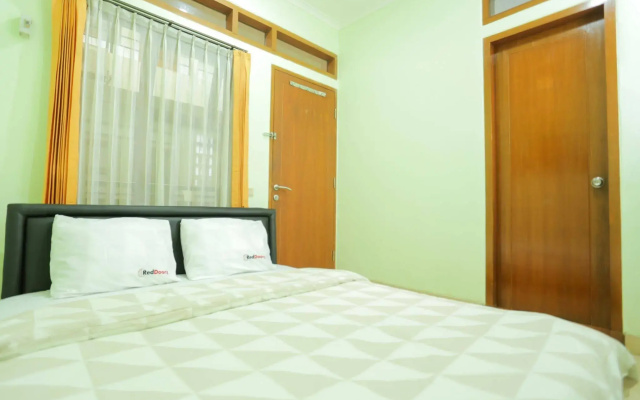RedDoorz near Sukajadi