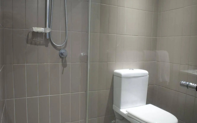 The Fort Budget Hotel- Bonifacio Global City
