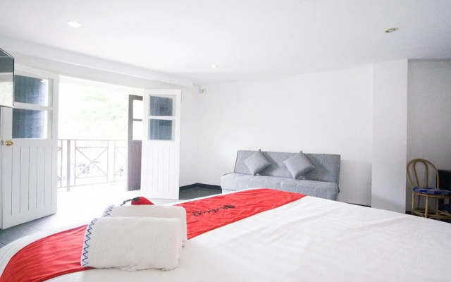 RedDoorz Premium near Senggigi Beach