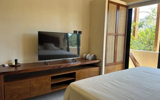 Gym & pool Jungle Studio Retreat C6