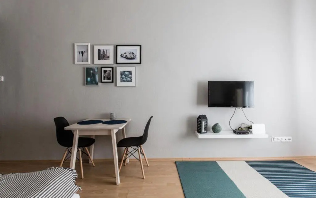 Revay 2 Apartment