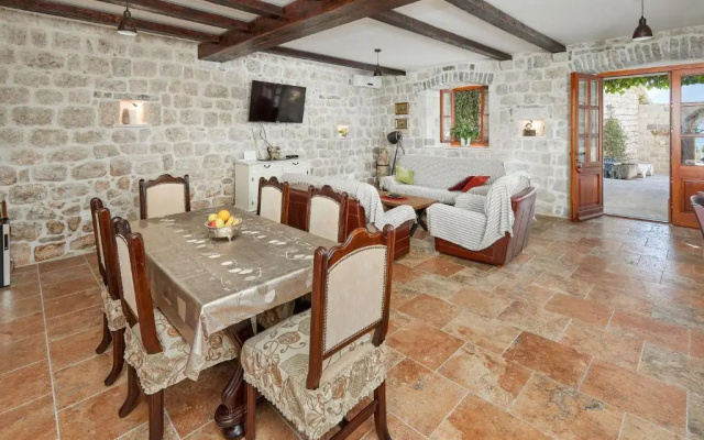 Stone house 264
