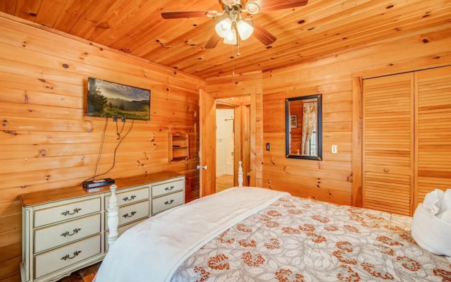 Blueridge Lodge Wrap-around Deck