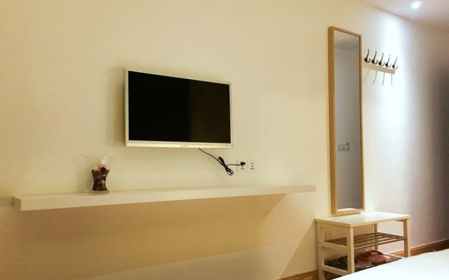 Yijia Youth Hostel