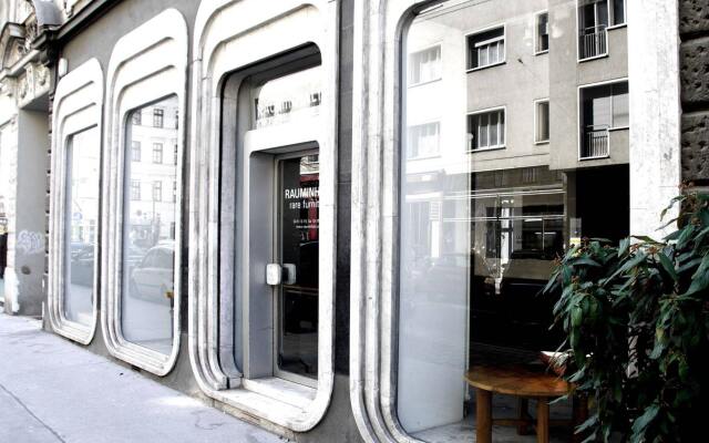 Отель Operastreet.Com Apartments Австрия, Вена - отзывы, цены и фото номеров - забронировать отель Operastreet.Com Apartments онлайн вид на фасад