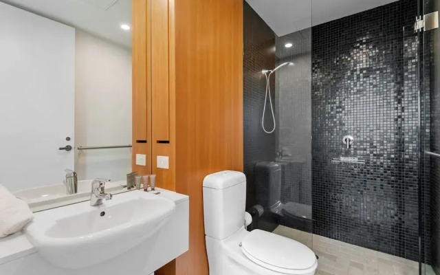 2-bed, 500m From The Beach With Pool, Gym & Sauna