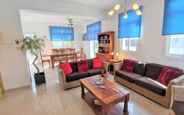 Yasmin Villa in Protaras 400m to the sea