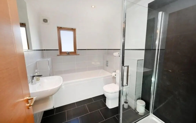 Inverness City Apartment