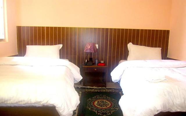 Hotel Half Moon