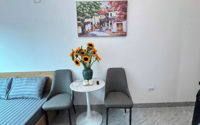 Aira Kim Ma Apartment
