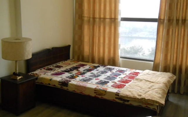 DON'S bedroom for only 1 male guest