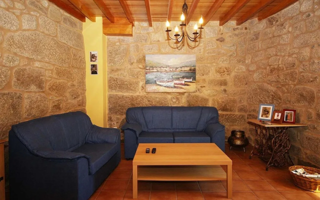 House - 3 Bedrooms - 102074