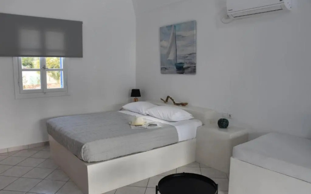 Spacious veranda, house for 3, in the village.