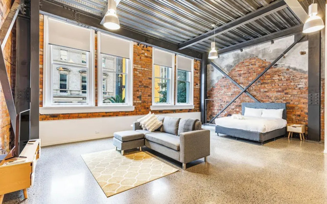 Modern Studio + Prime Location by Zodiak Stays