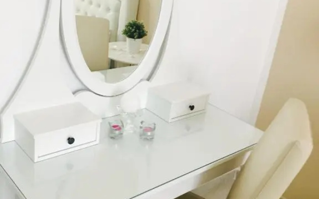 Queen chic apartment