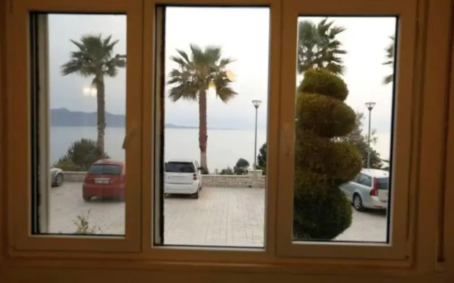 Beachfront Sion Sarande Apartment B